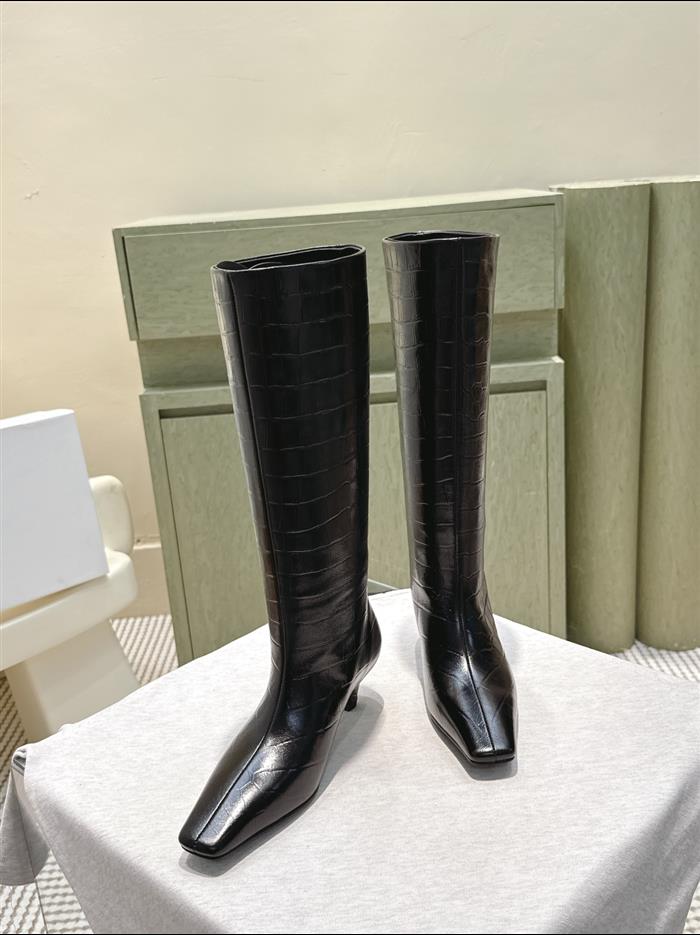 2025112817441160 460